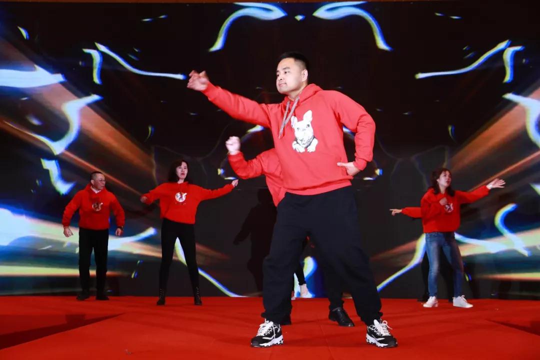 熱烈慶?！白兏飫撔?揚帆未來”北京中成康富2019年合伙人年會勝利召開