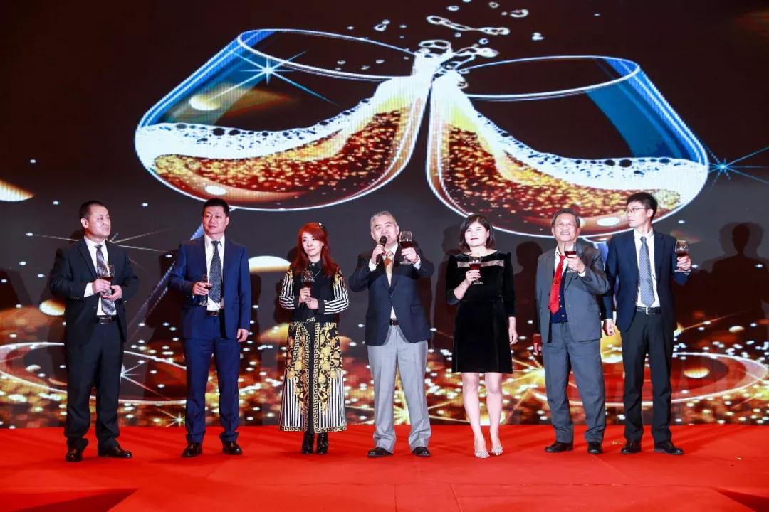 熱烈慶祝“變革創新 揚帆未來”北京中成康富2019年合伙人年會勝利召開